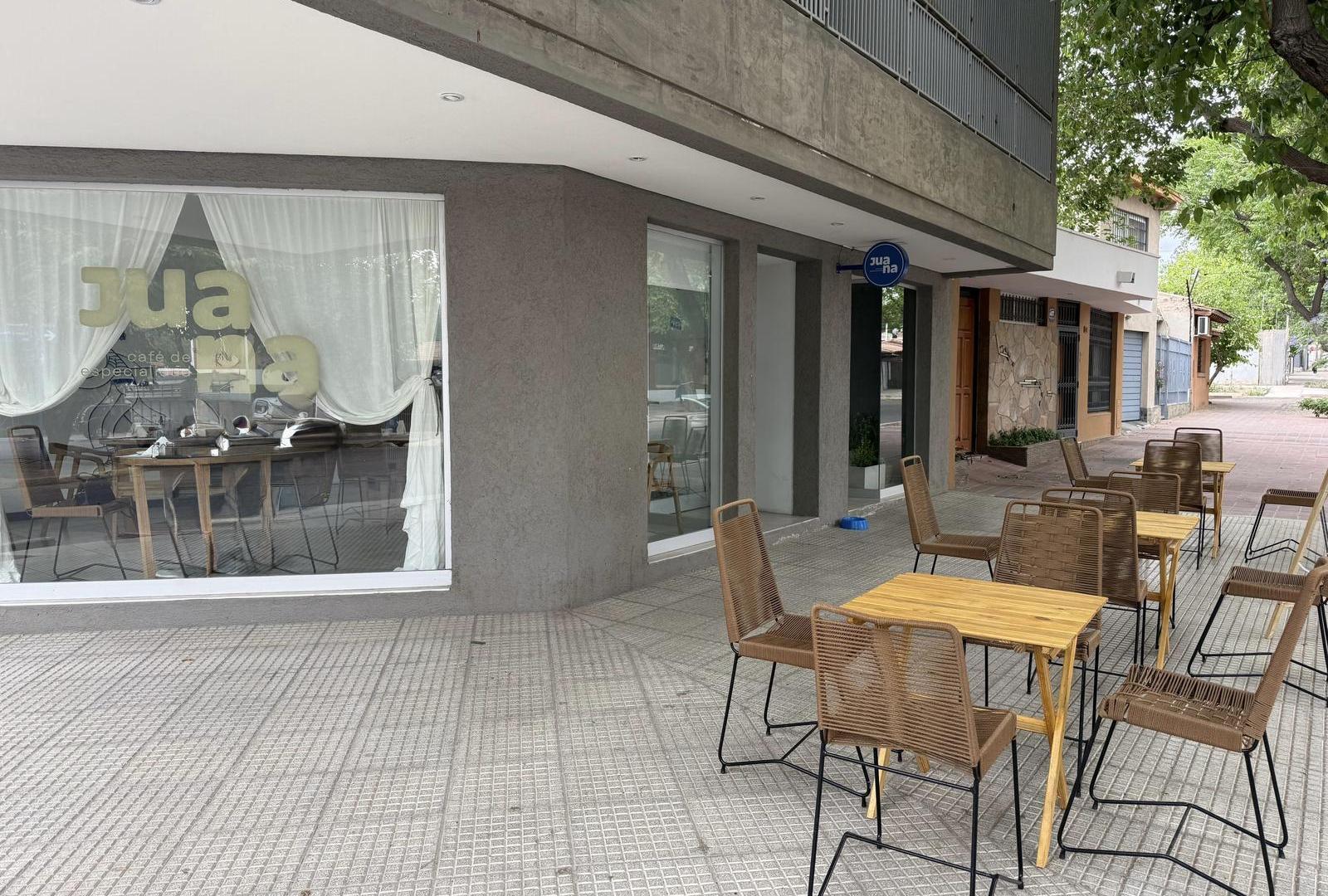 LOCAL ESQUINA/ 53M2/BANCARIO