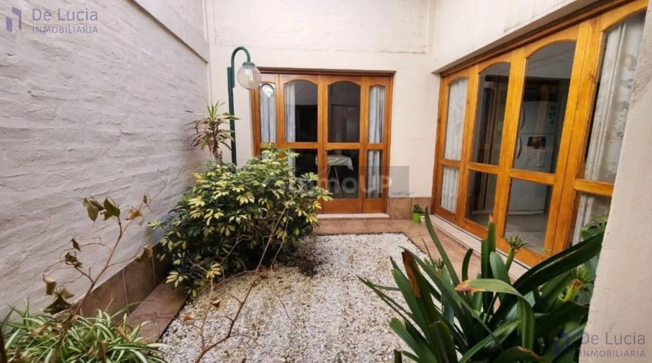 Casa en Alquiler a metros de Boulevard Dorrego 2