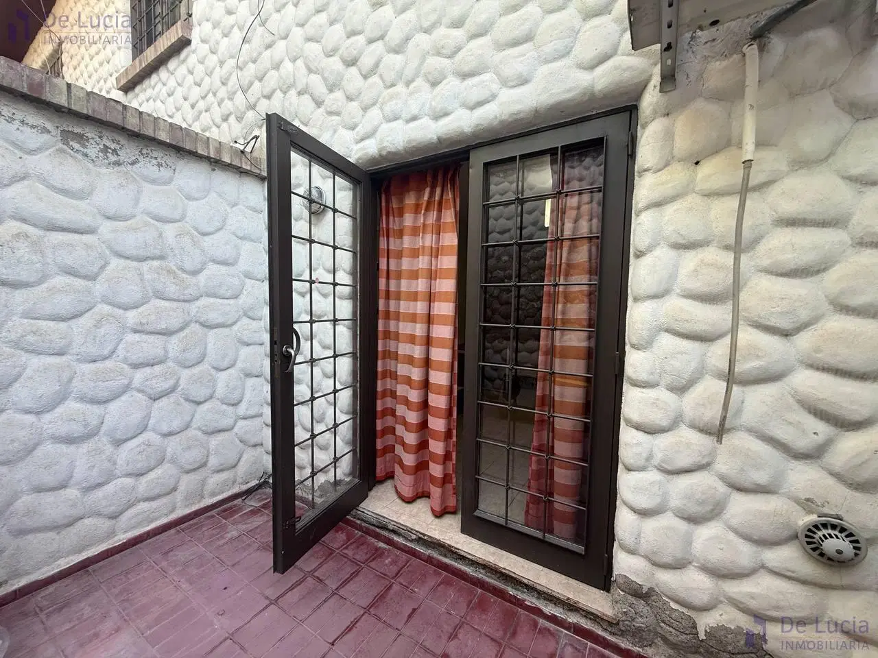 Departamento en alquiler Planta Baja adyacente plazoleta Barraquero 5