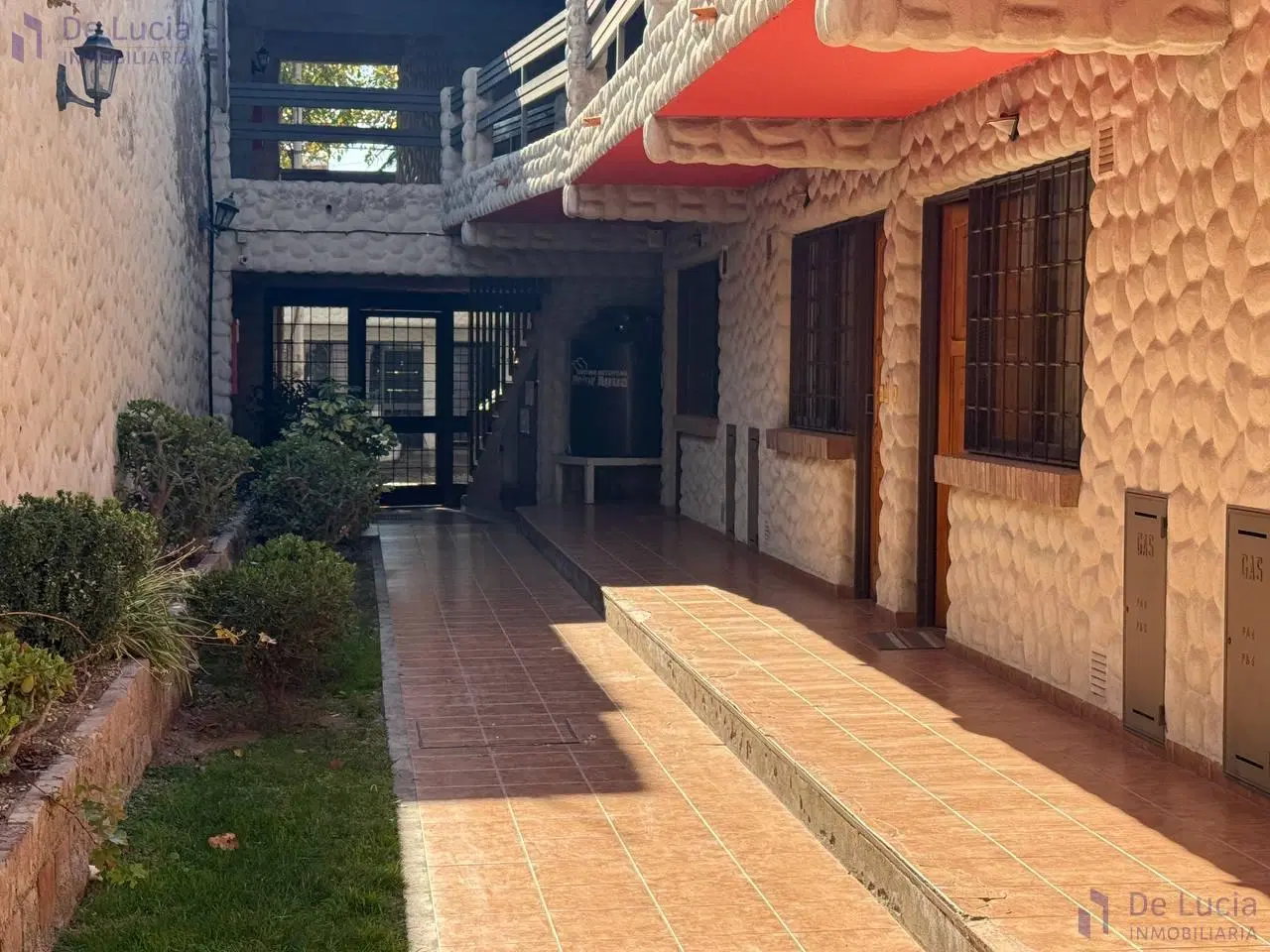 Departamento en alquiler Planta Baja adyacente plazoleta Barraquero 3