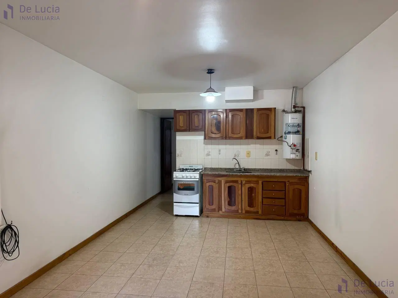 Departamento en alquiler Planta Baja adyacente plazoleta Barraquero 4