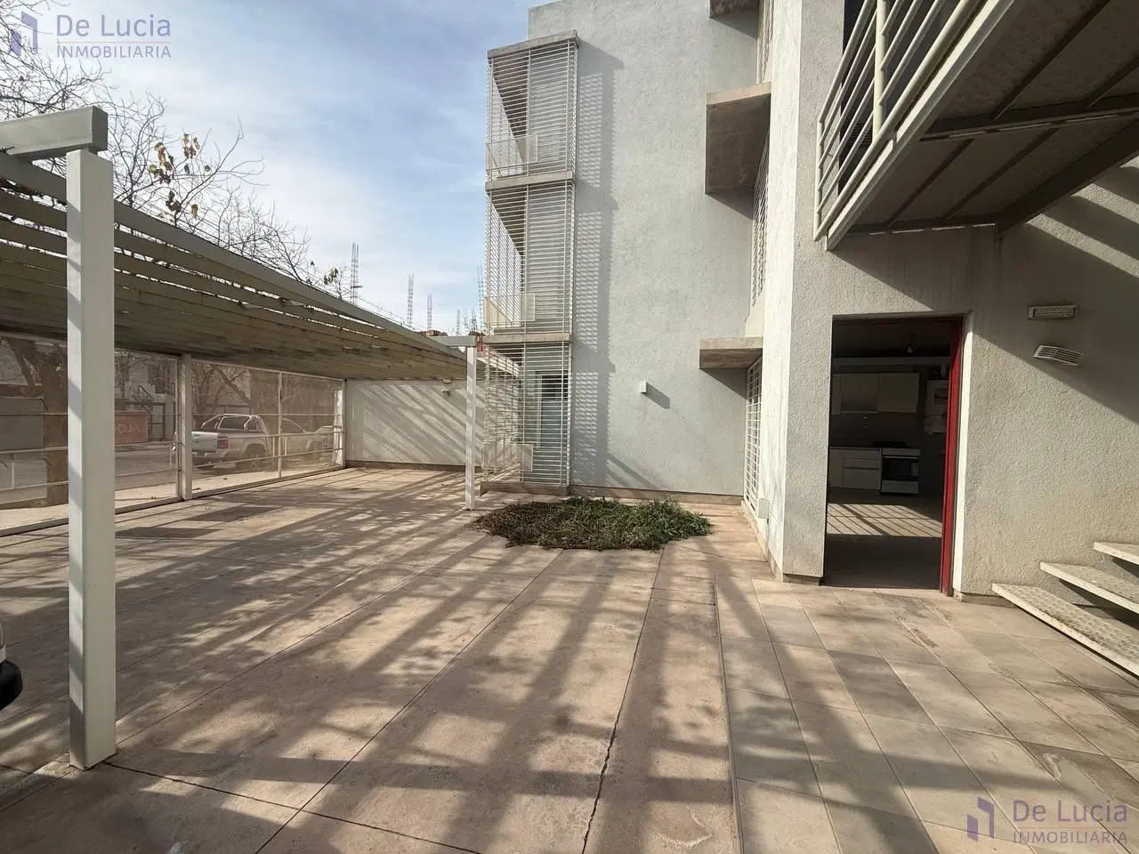 DEPARTAMENTO EN ALQUILER PLANTA BAJA CON COCHERA 4