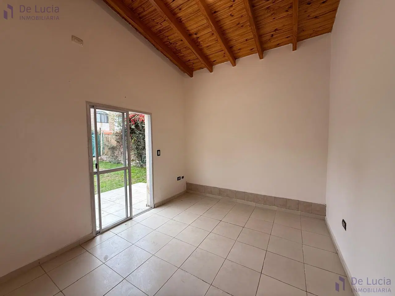 Casa en Alquiler en Barrio Privado Prima Terra - 3 Dormitorios, Piscina y Escritorio 2