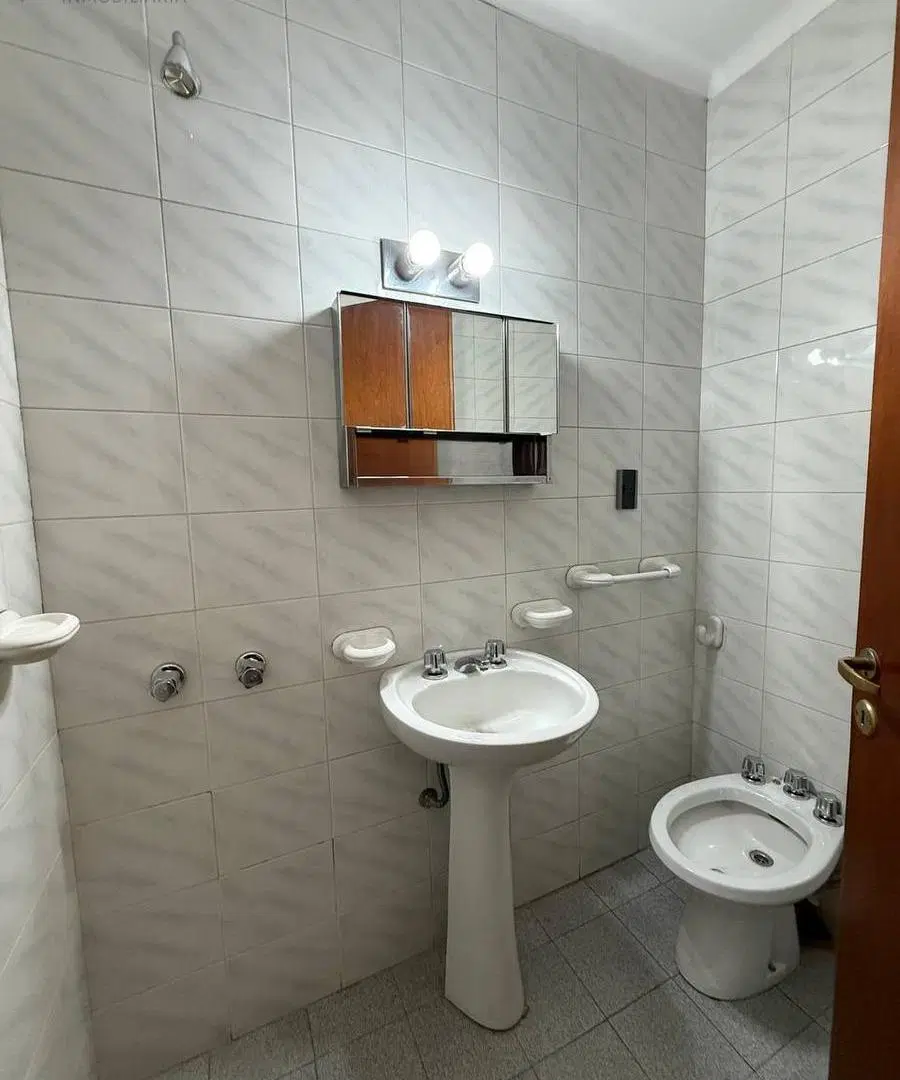 Oficina en alquiler – Centro Mendoza – San Martín 913 5