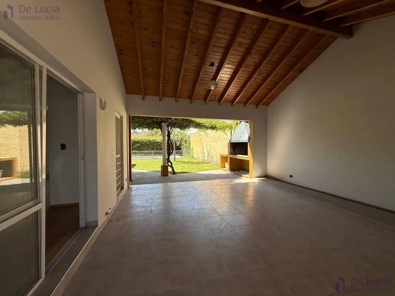 Casa en Venta Barrio Semiprivado/ 3 dormitorios/ 3 baños/ piscina 1