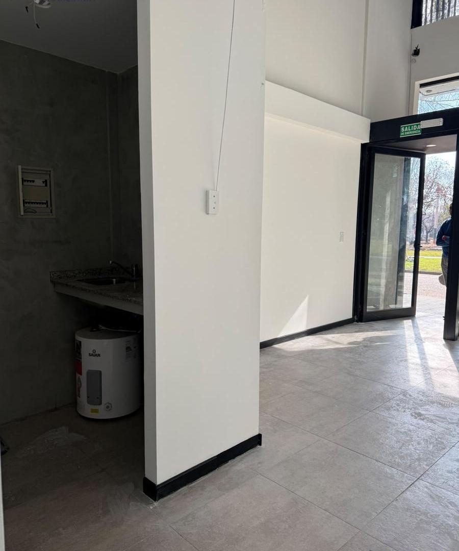 Foto de Local Comercial Alto Dorrego Excelente Ubicación, imagen 2