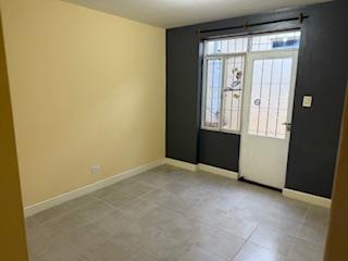 Barrio Unimev Casa en Alquiler  5
