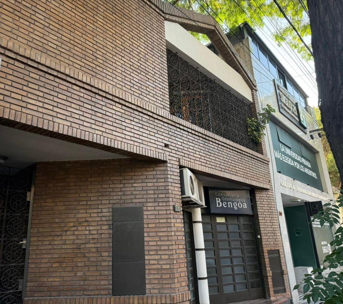 CASA CÉNTRICA EN VENTA Y ALQUILER