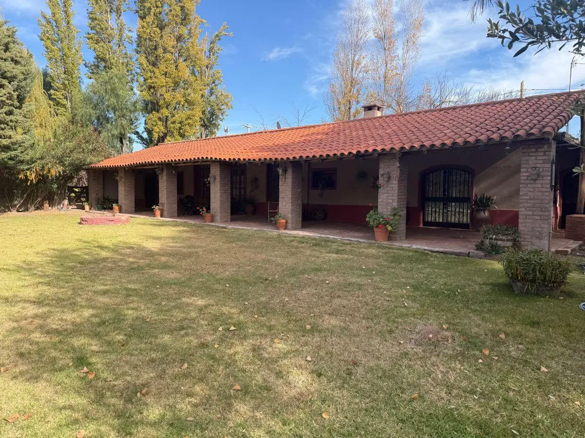 Barrio Semiprivado Casa en Alquiler 2