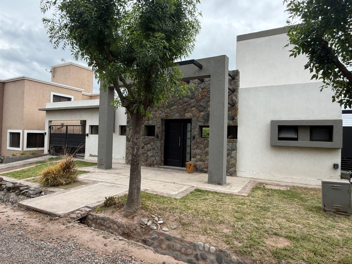 Foto de CASA EN VENTA EN SEMIPRIVADO FRENTE ALDEA TORRE BLANCA EN KM 11, imagen 5