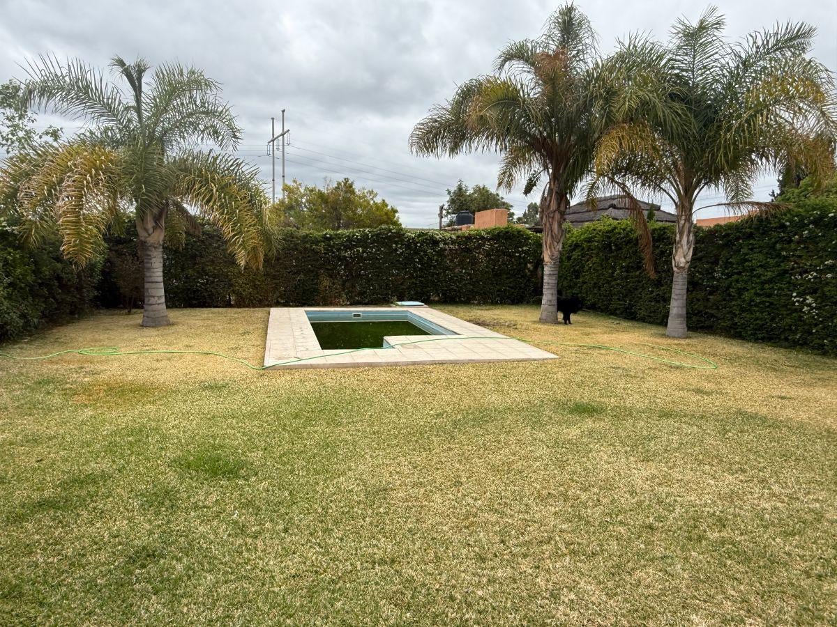 Foto de CASA EN VENTA EN SEMIPRIVADO FRENTE ALDEA TORRE BLANCA EN KM 11, imagen 1