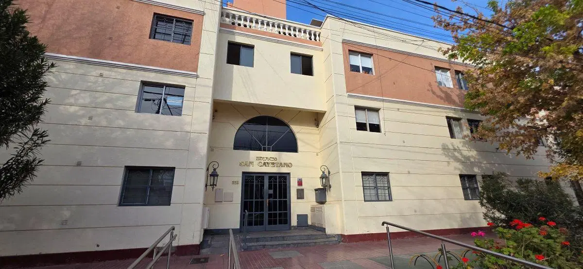 Cerca Facultad Champagnat 2
