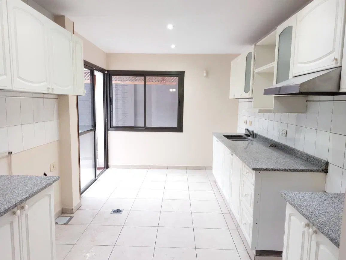 Casa en Alquiler calle Ameghino, Gral. Gutiérrez 5