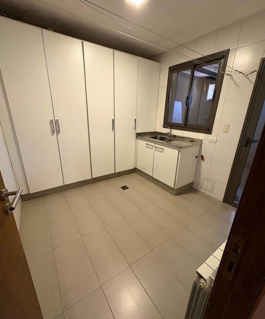 Foto de Veronica Tahan Negocios Inmobiliarios ofrece increíble casa en pleno, imagen 2