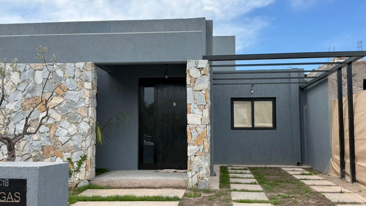 Foto de Verónica Tahan Negocios inmobiliarios ofrece casa apta a crédito, imagen 1