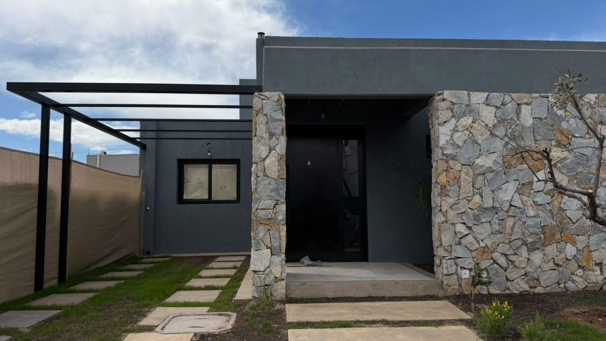 Foto de Verónica Tahan Negocios inmobiliarios ofrece casa en Barrio Privado, imagen 1