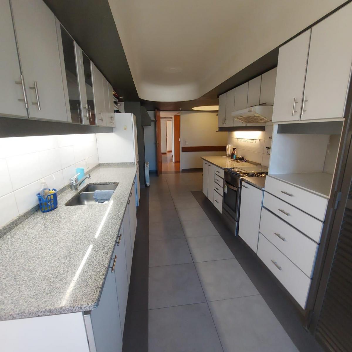 Espectacular Departamento de Categoría en Ciudad 2