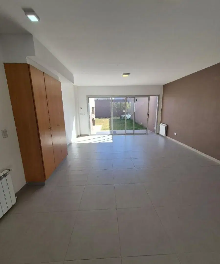 Dúplex a la venta en Barrio Furlotti 5