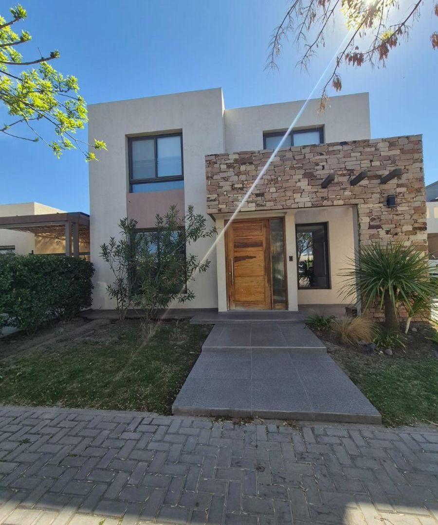 Foto de Casa a la venta en Barrio Privado de Maipú, imagen 1