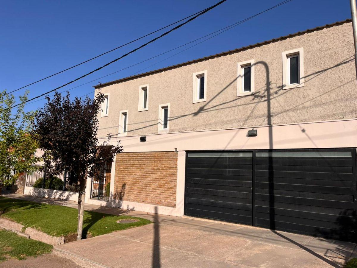 Gres Inmobiliaria Vende hermosa casa Natania 25 - Lujan de Cuyo