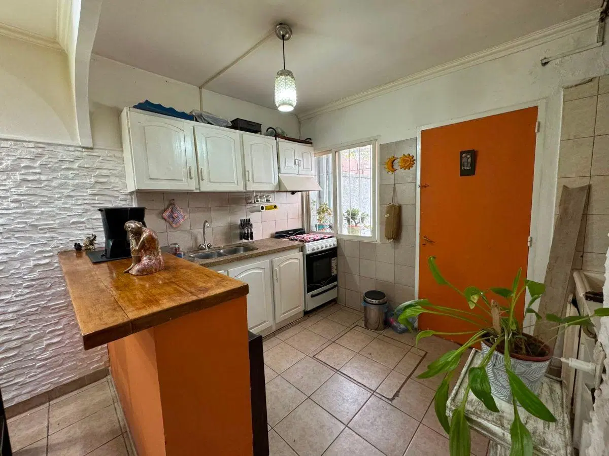 Casa con Departamento Interno 3