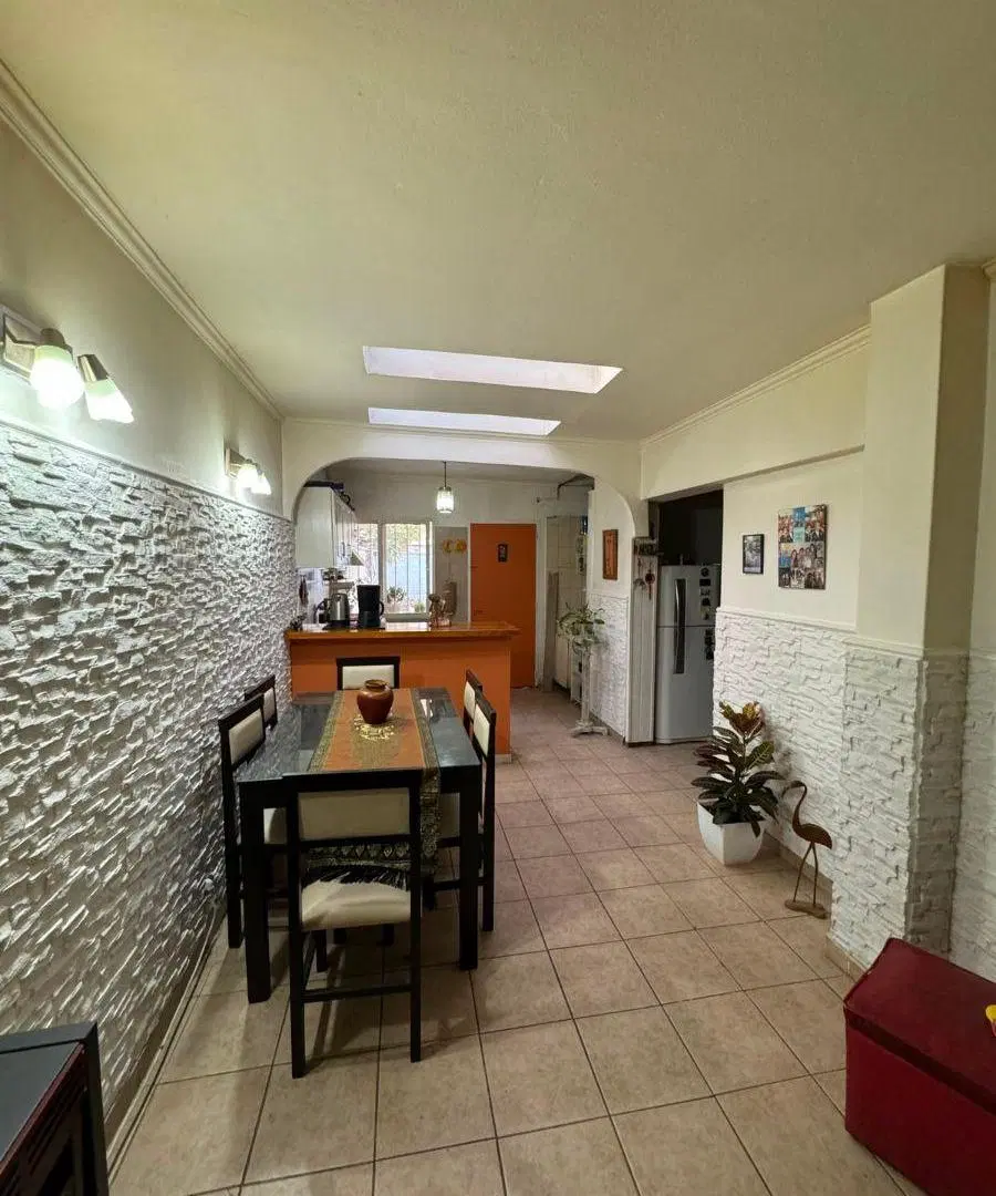 Casa con Departamento Interno 2
