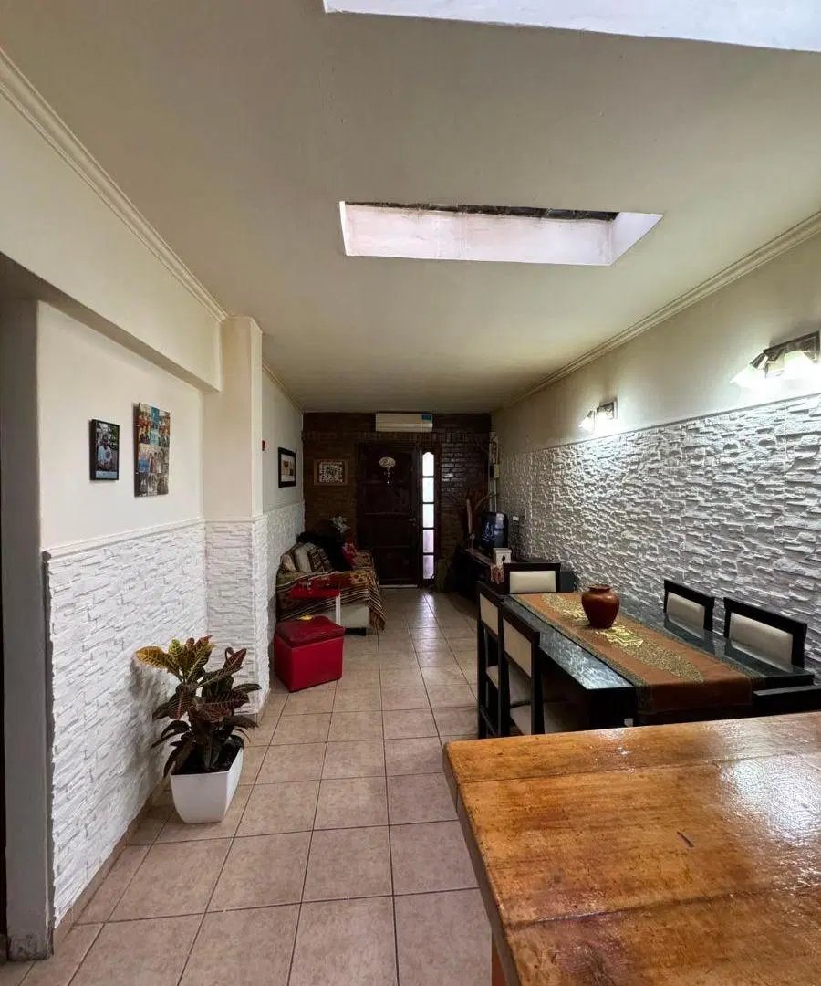 Casa con Departamento Interno 5