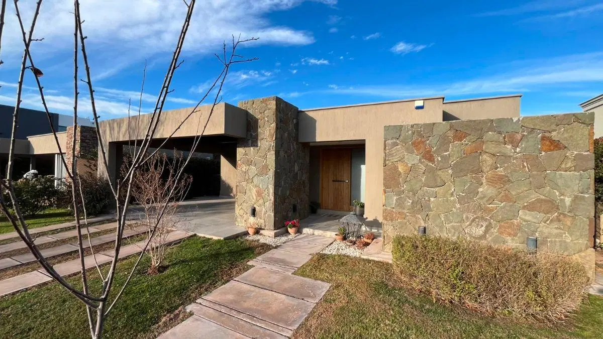 Exclusiva Casa en Venta – Bº Privado LAR DE BOEDO (1ª etapa) 1