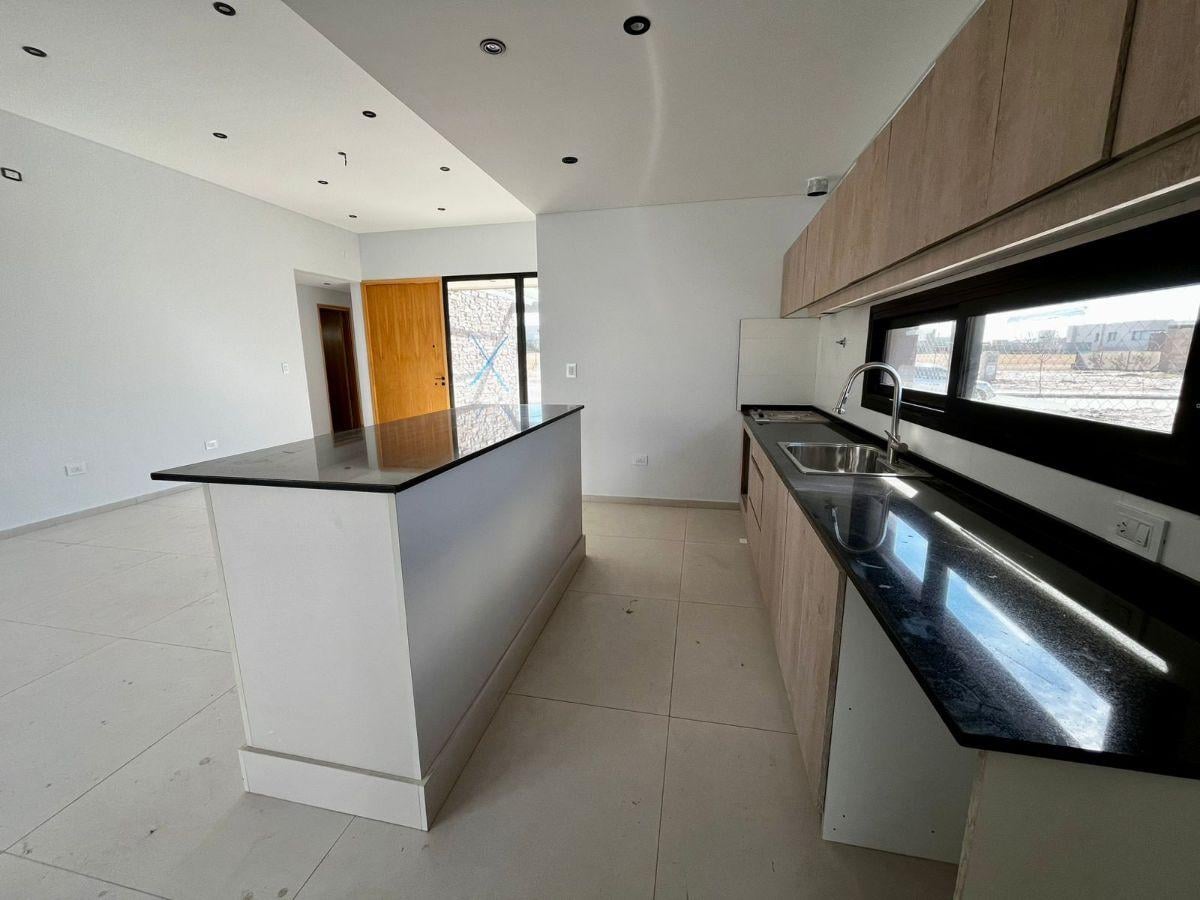 Foto de Gres Inmobiliaria Vende casa a estrenar Bº Lar de Terrada, imagen 1