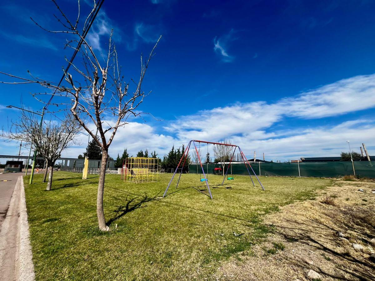 Foto de Gres Inmobiliaria Vende Lote en barrio Gardens, imagen 5
