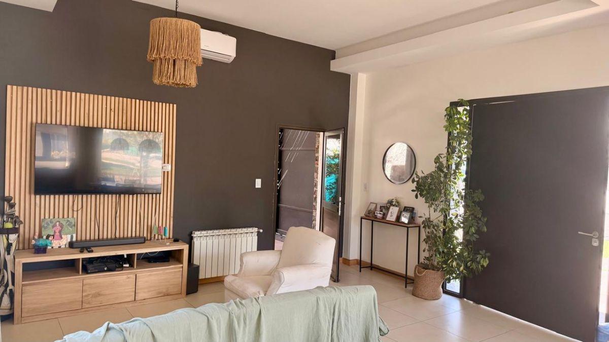 Foto de Grupo Gres vende hermosa casa en el Barrio Milcayac, imagen 2