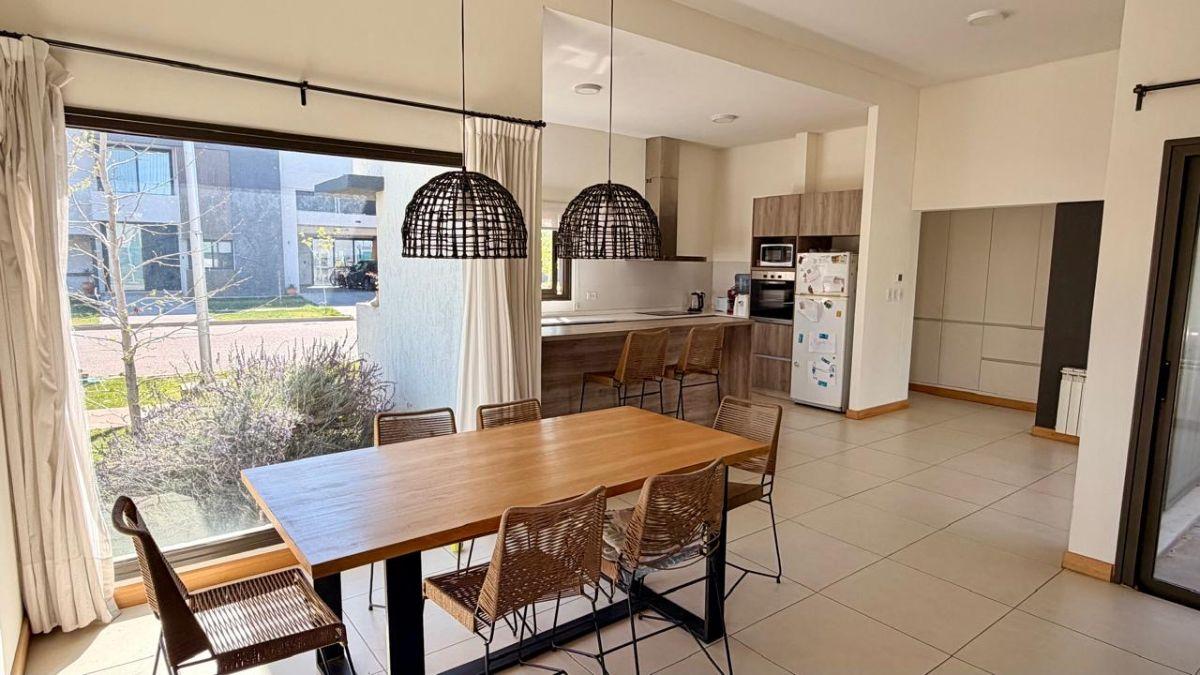 Foto de Grupo Gres vende hermosa casa en el Barrio Milcayac, imagen 5