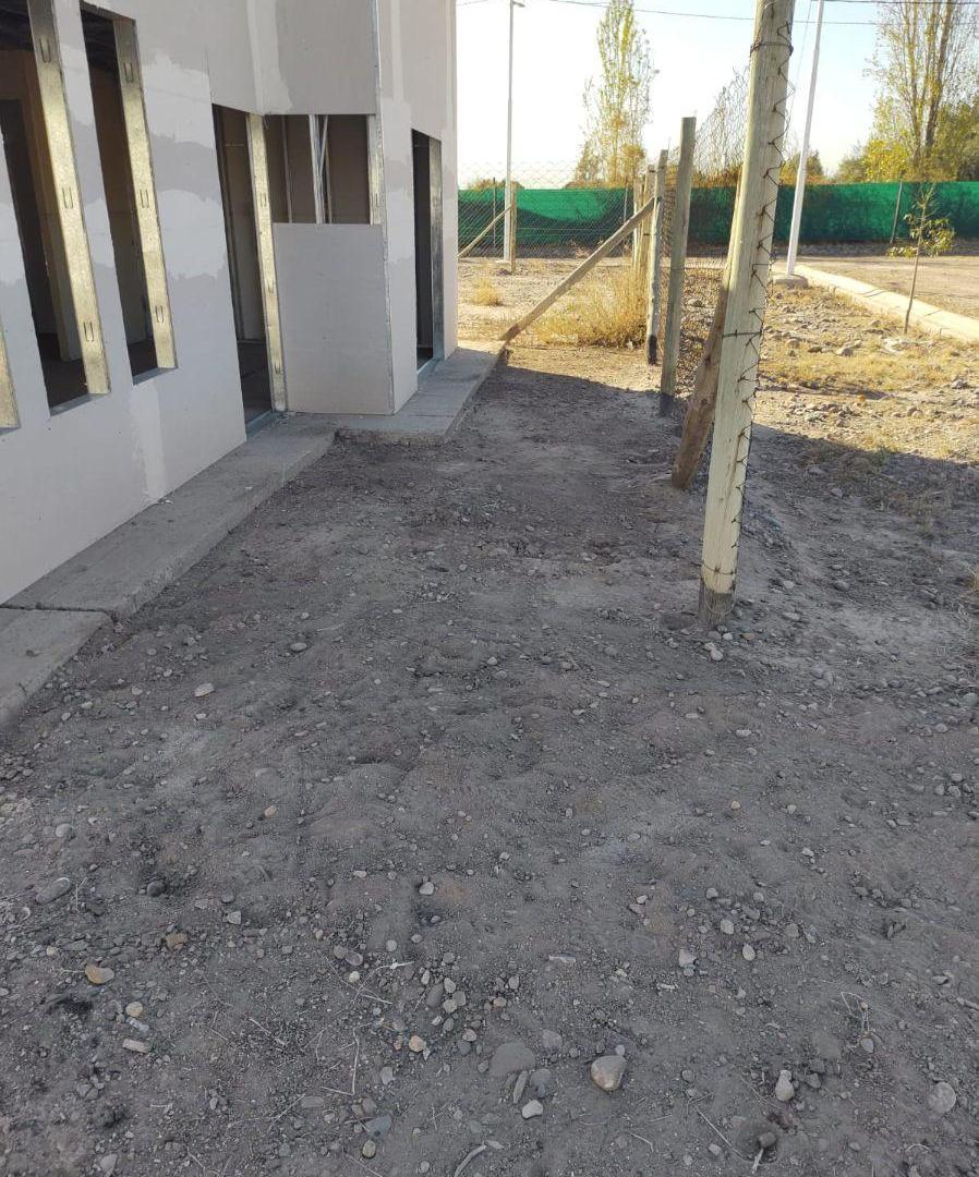 Foto de Gres Inmobiliaria Vende Terreno con Casa a terminar en Distrito Alto, imagen 2