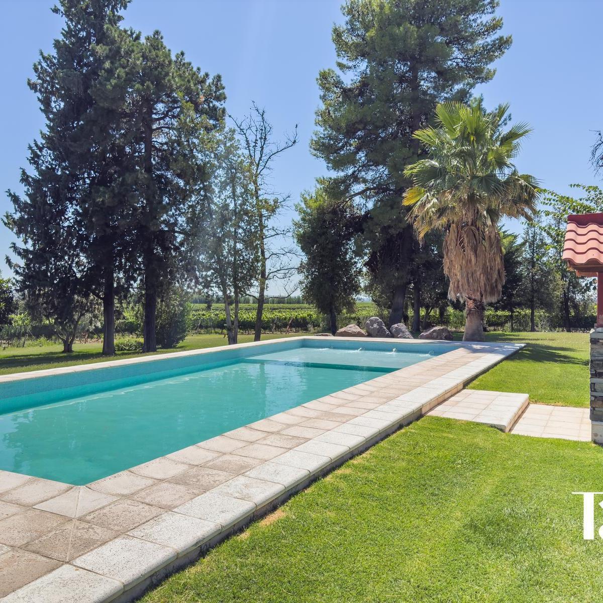 Finca Productiva en Ugarteche y Casa de Huespedes 5
