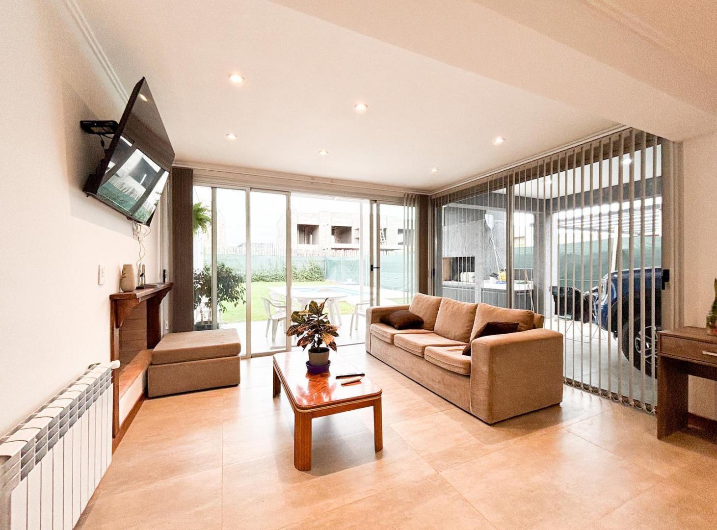 Casa 3 Dorm - B° Las Morenas - 1 Planta - Pileta - Maupú - Boedo