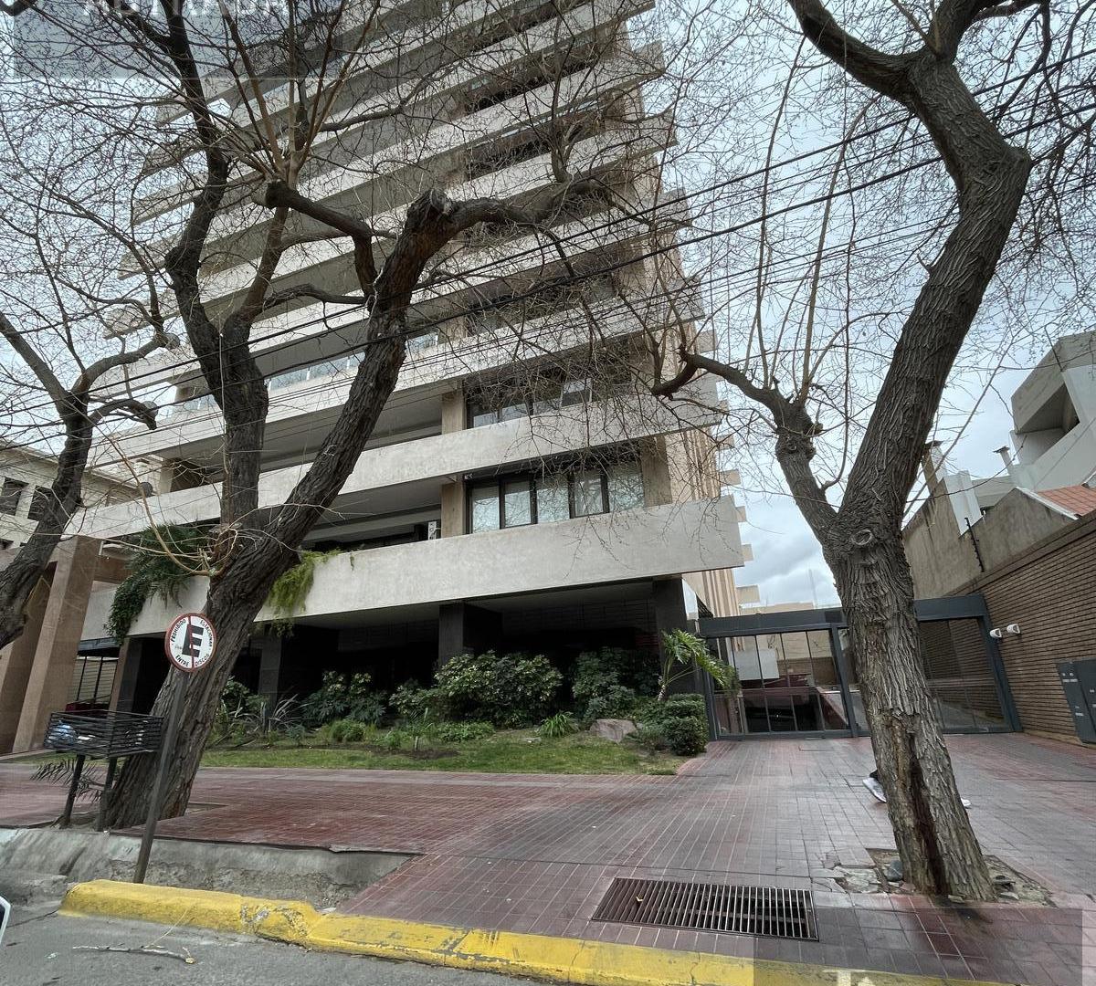 Foto de DEPARTAMENTO PISO COMPLETO- VENTA - 3 DORMITORIOS - QUINTA SECCIÓN, imagen 2