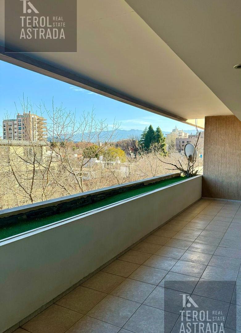 Foto de DEPARTAMENTO PISO COMPLETO- VENTA - 3 DORMITORIOS - QUINTA SECCIÓN, imagen 5