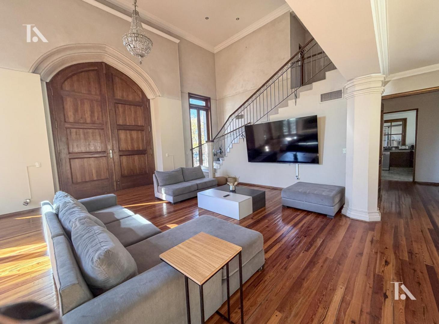 Foto de VENTA CASA RESIDENCIAL 5 DORMITORIOS BARRIO PALMARES, GODOY CRUZ, imagen 4