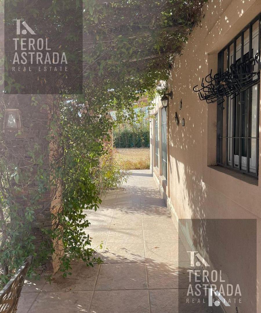 Foto de CASA- VENTA- 5 DORMITORIOS - CALLE LAPRIDA - LA PUNTILLA - LUJÁN DE, imagen 2