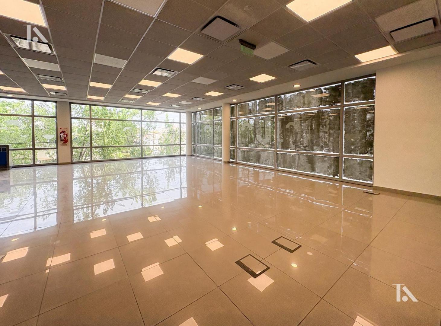 Foto de Venta Local Comercial calle Azcuenaga, imagen 2