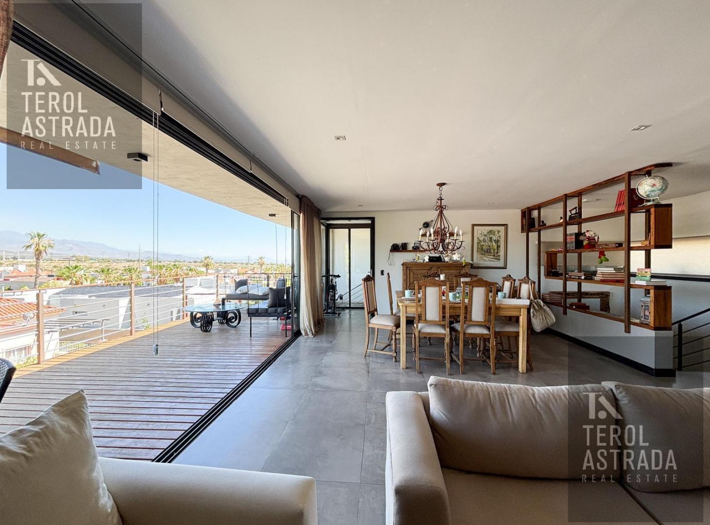 Foto de 2 CASAS conectadas por el jardín - VENTA - EXCEPCIONALES VISTAS A LA, imagen 3