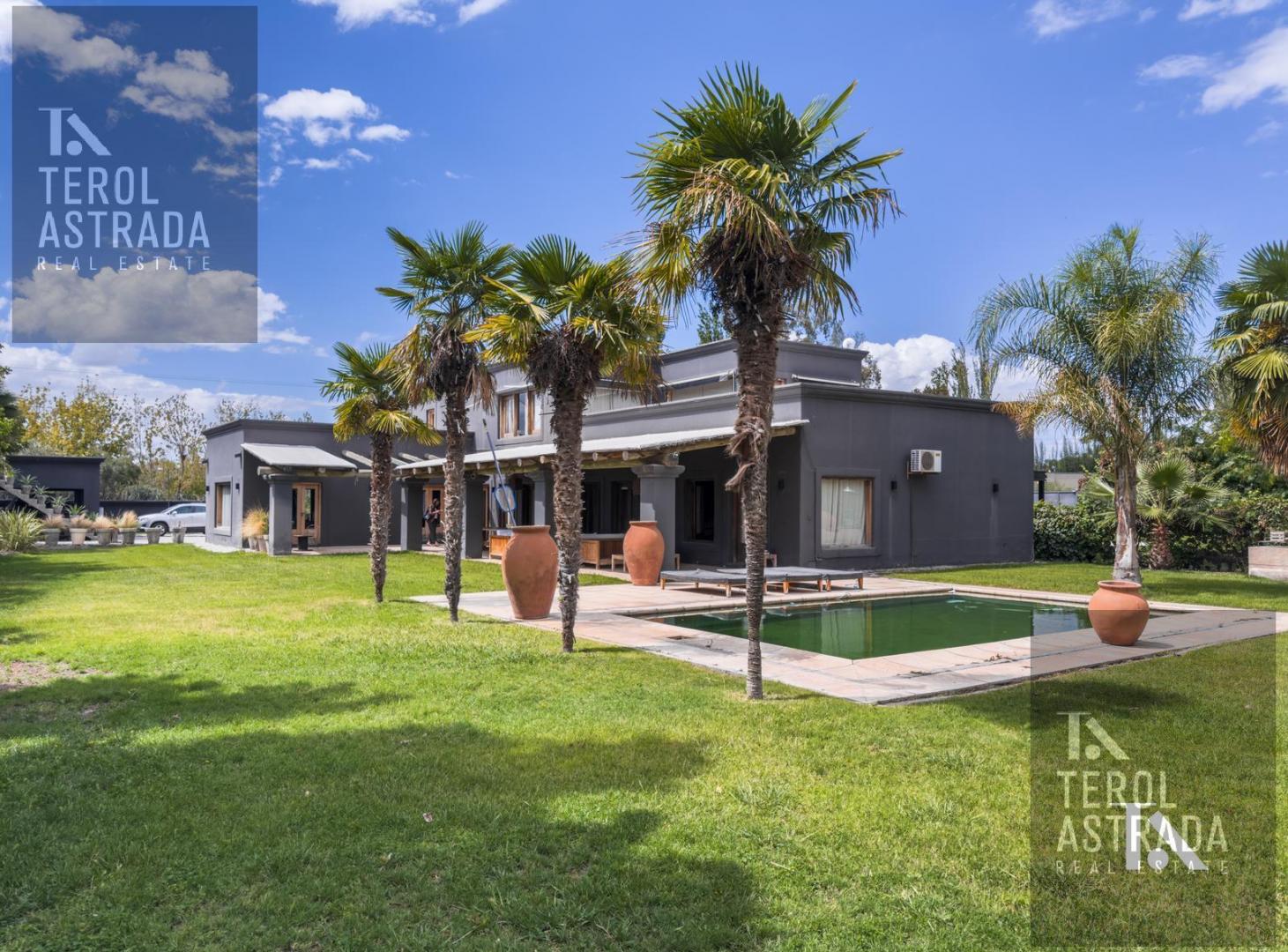 Foto de EXCLUSIVA CASA DE DISEÑO EN CHACRAS DE CORIA, imagen 2