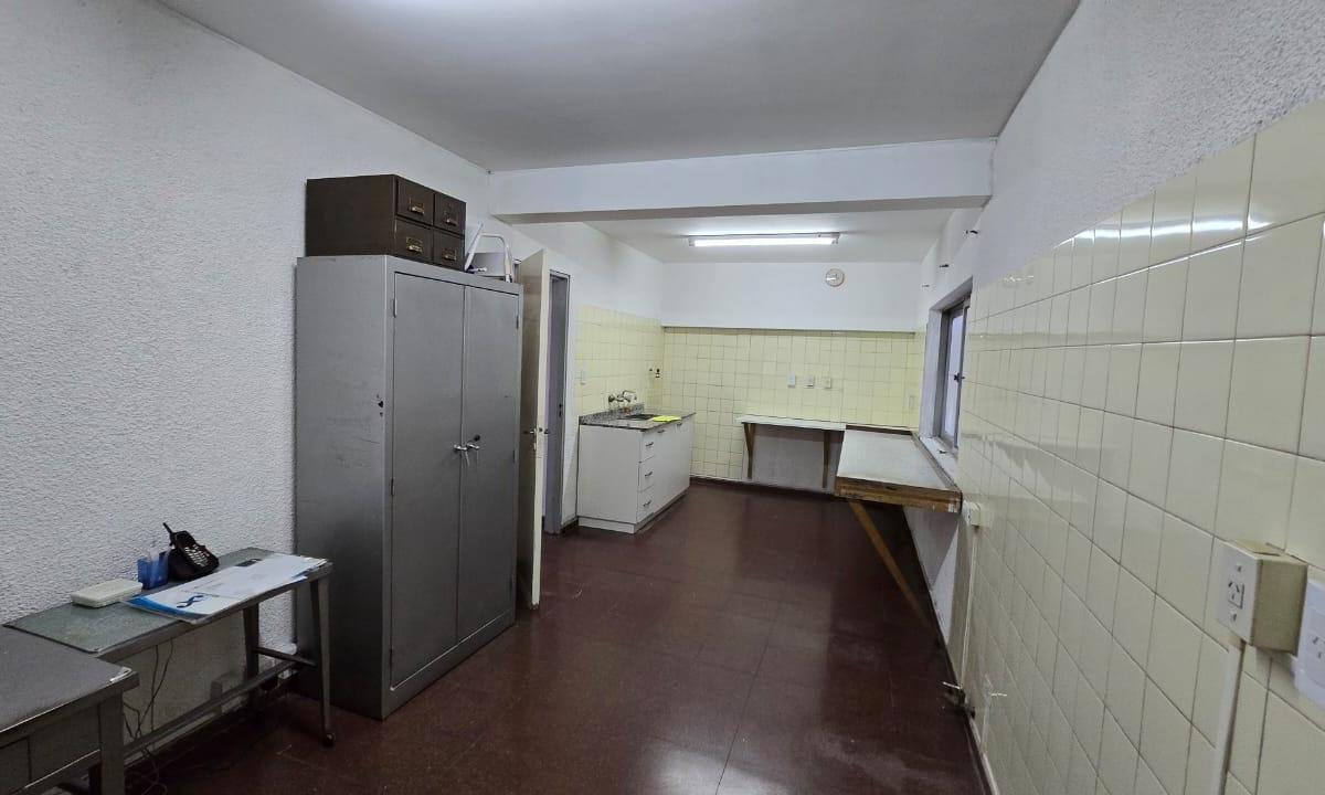 Alquilo Oficina/consultorio/laboratorio Calle Mitre Entre Colón y Pedro Molina 5