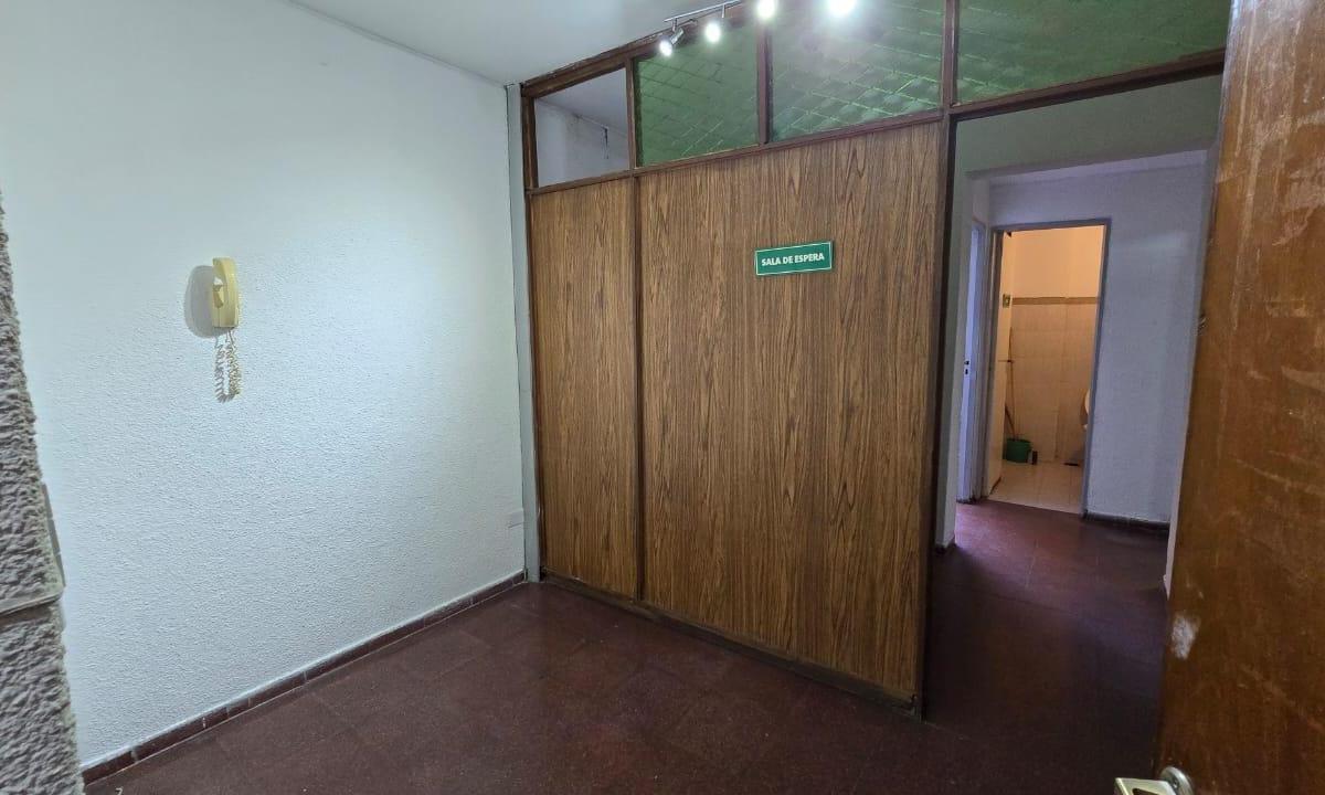 Alquilo Oficina/consultorio/laboratorio Calle Mitre Entre Colón y Pedro Molina 3