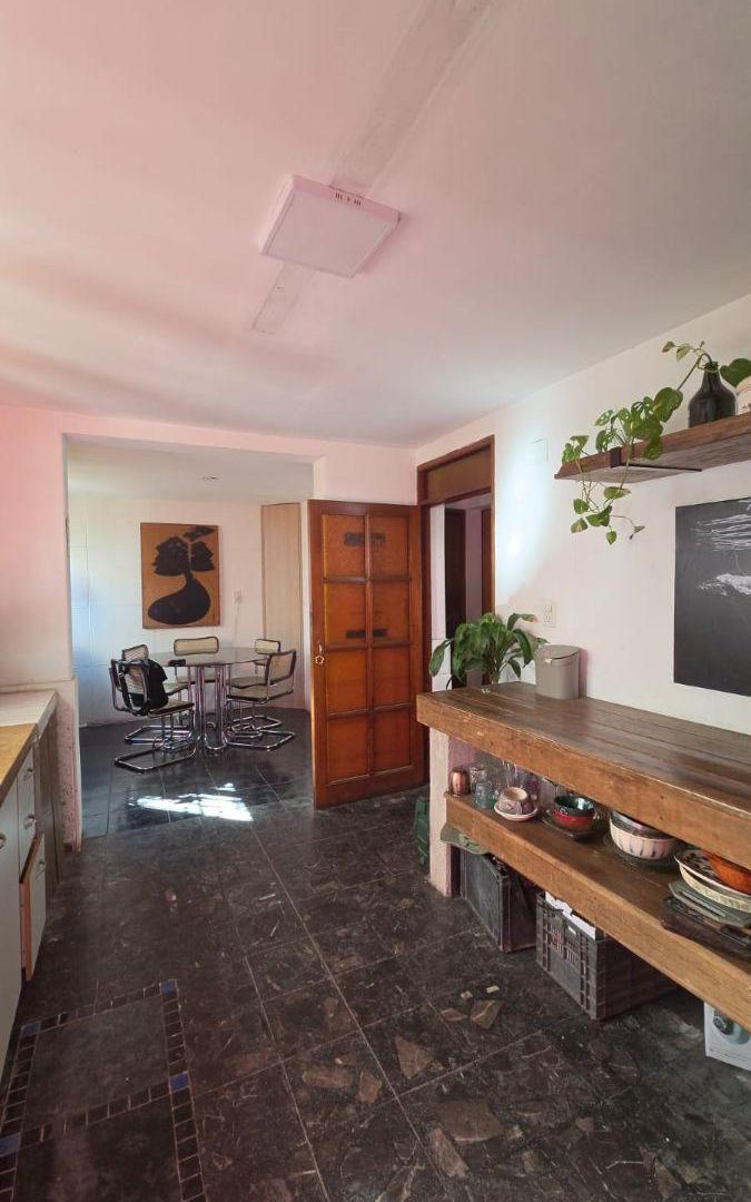 Foto de AMPLIA CASA DE 4 DORMITORIOS A TRES CUADRAS DE CALLE SAN MARTÍN., imagen 2