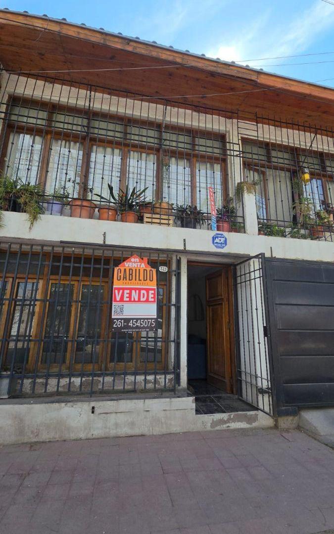 Foto de AMPLIA CASA DE 4 DORMITORIOS A TRES CUADRAS DE CALLE SAN MARTÍN., imagen 1