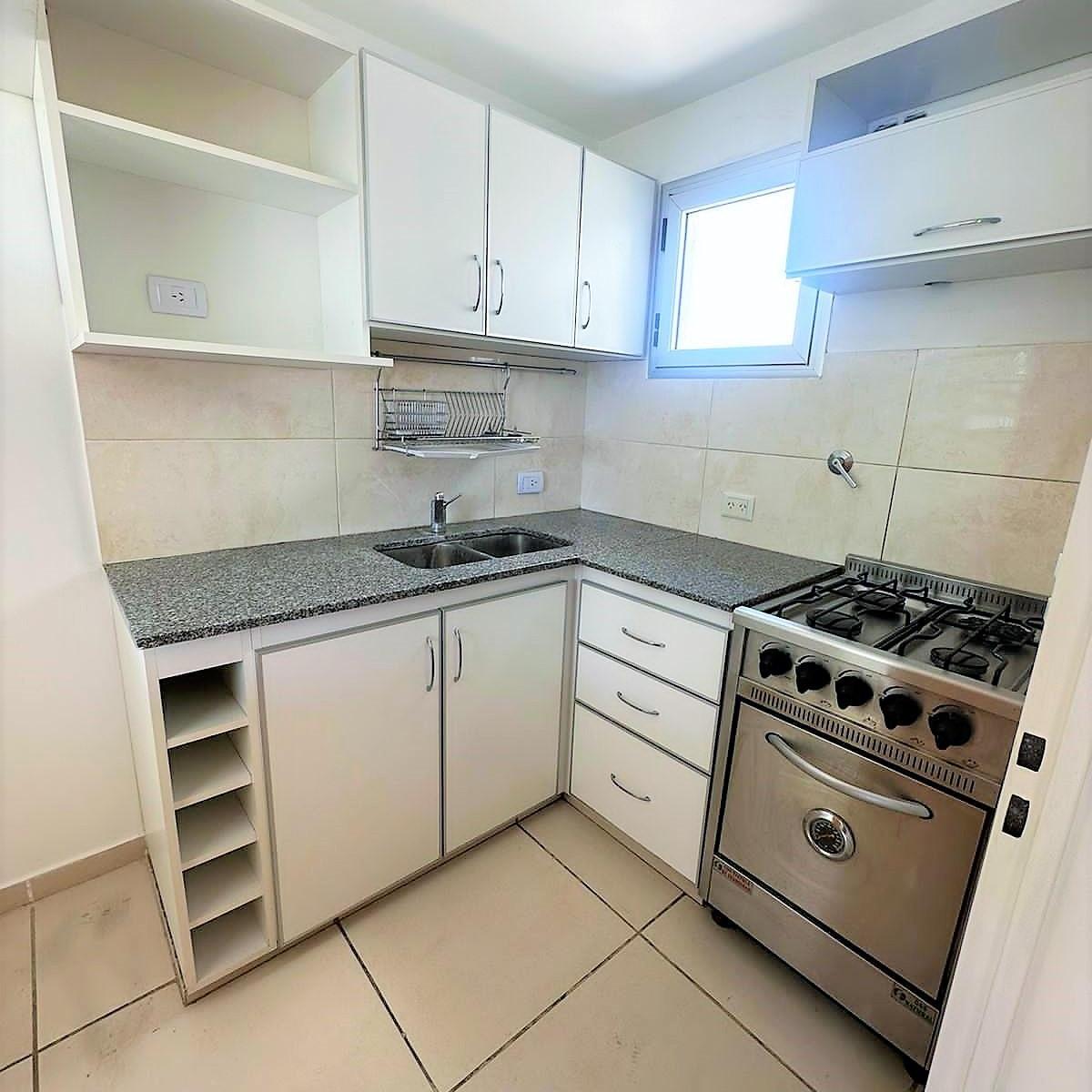 Venta Departamento 2 Dorm. con Balcon en Calle 18 E/39 y 40, La Plata 5