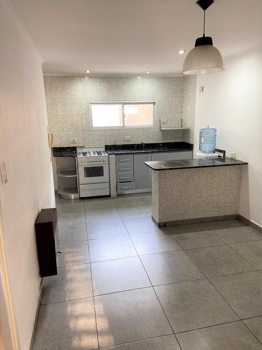 Departamento de 4 Dorm. Al Frente en Calle 48 Esquina 8, La Plata 3