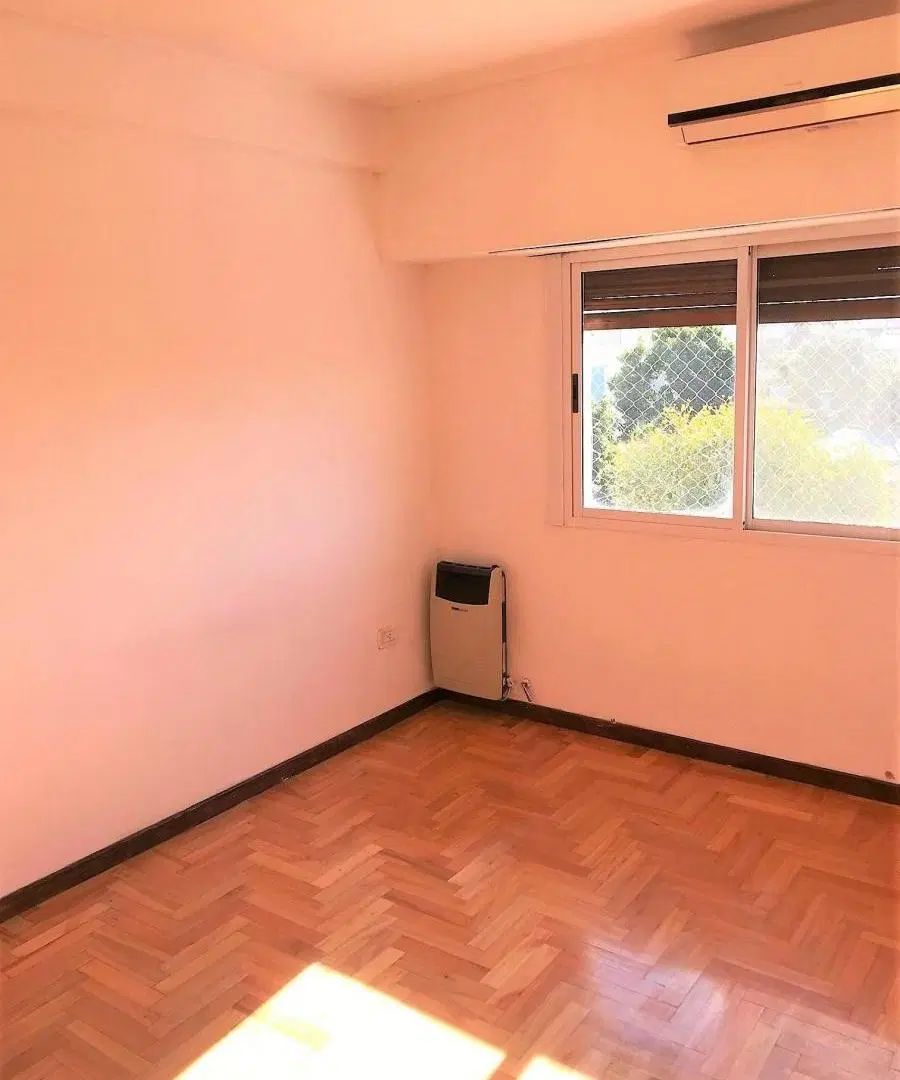 VENTA Depto de 2 Dorm C/cochera C/balcón en Calle 30 Entre 40 y 41, La Plata 2