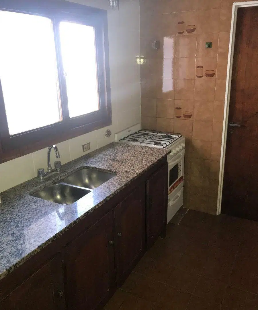 Departamento en alquiler de 2 Dormitorios c/balcón en calle 51 entre 16 y 17, La Plata 2